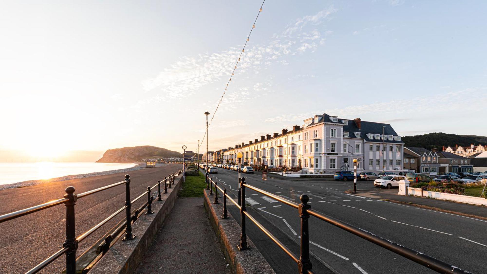 The Manor Hotel Llandudno Exterior foto